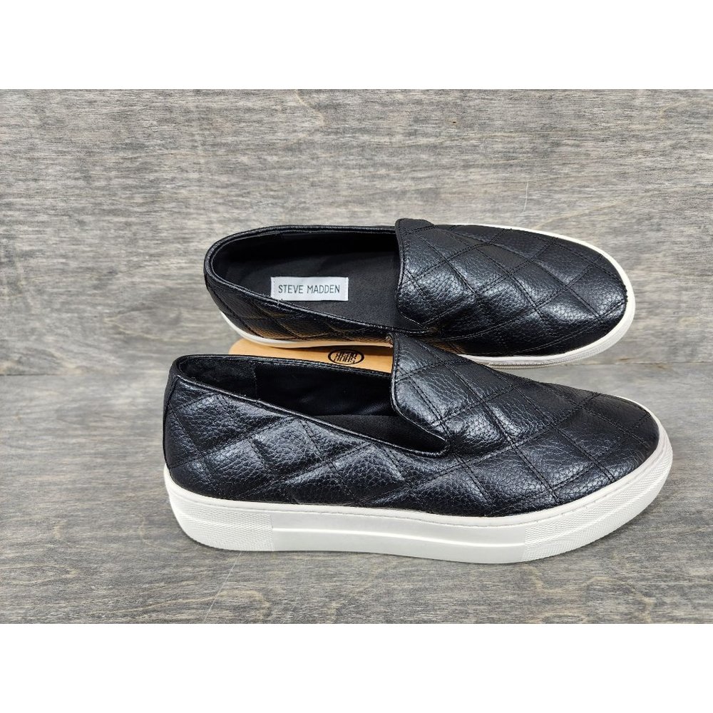 Steve Madden Globe Black Slip on Shoes Size 9 Womens